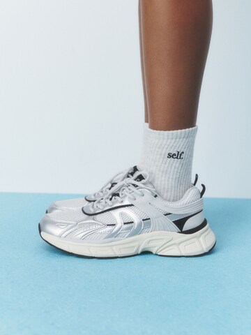 self. Sneakers laag 'Klobige' in Zilver