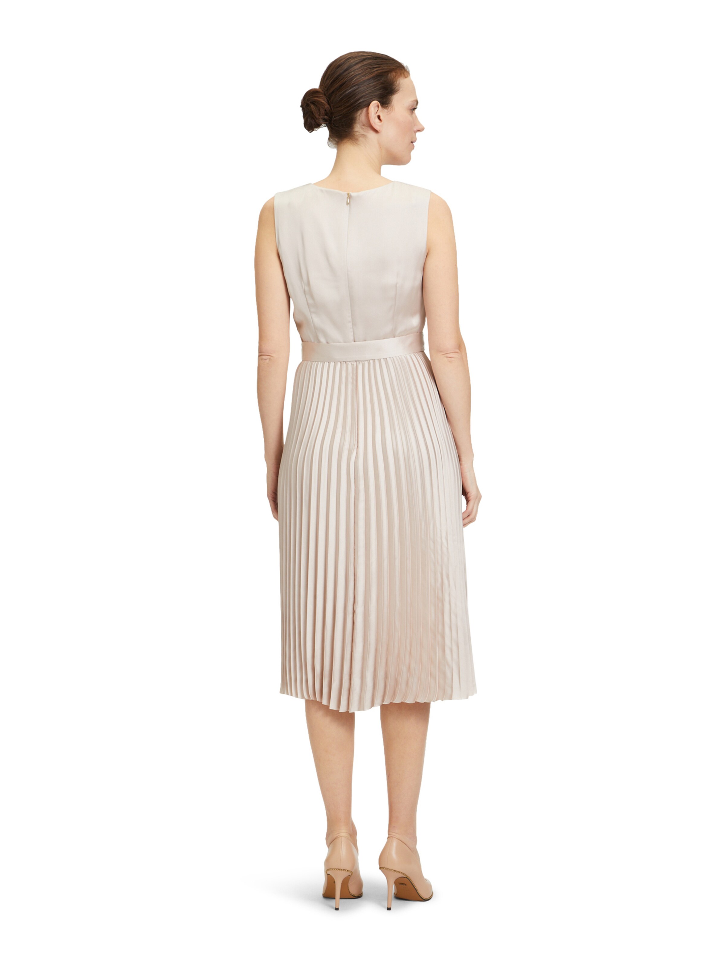 Betty & Co Cocktailjurk in Beige