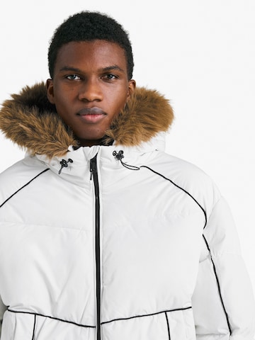 Veste d’hiver Bershka en blanc