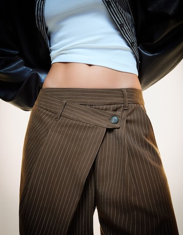 Bershka Baggy Trousers in Brown
