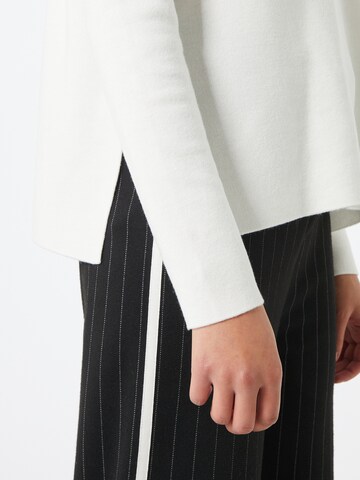 s.Oliver BLACK LABEL Sweter w kolorze biały