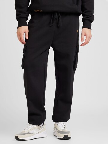 NEW ERA Tapered Cargo Pants in Black: front