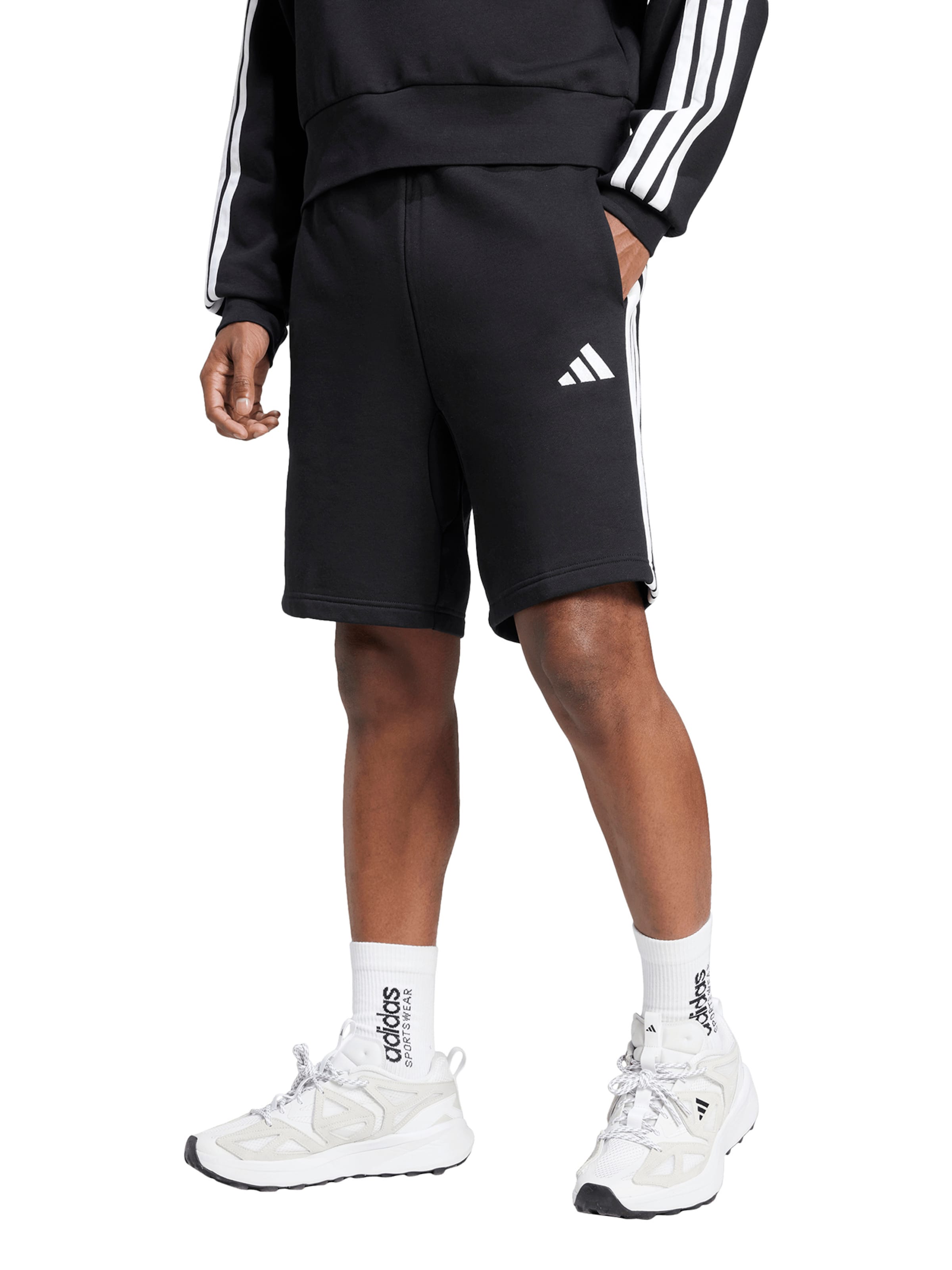 ADIDAS SPORTSWEAR Regular Urheiluhousut värissä musta: etupuoli