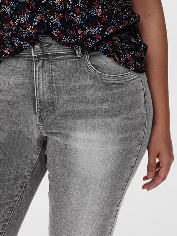 Skinny Jean 'Sally' ONLY Carmakoma en gris