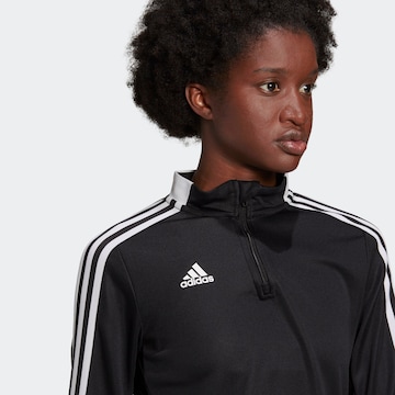 ADIDAS SPORTSWEAR Λειτουργικό μπλουζάκι 'Tiro 21' σε μαύρο