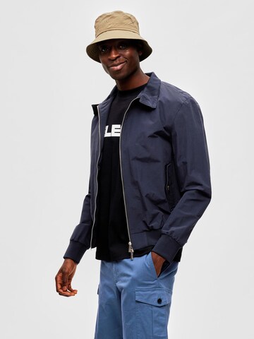 SELECTED HOMME Prehodna jakna 'Kingsley' | modra barva