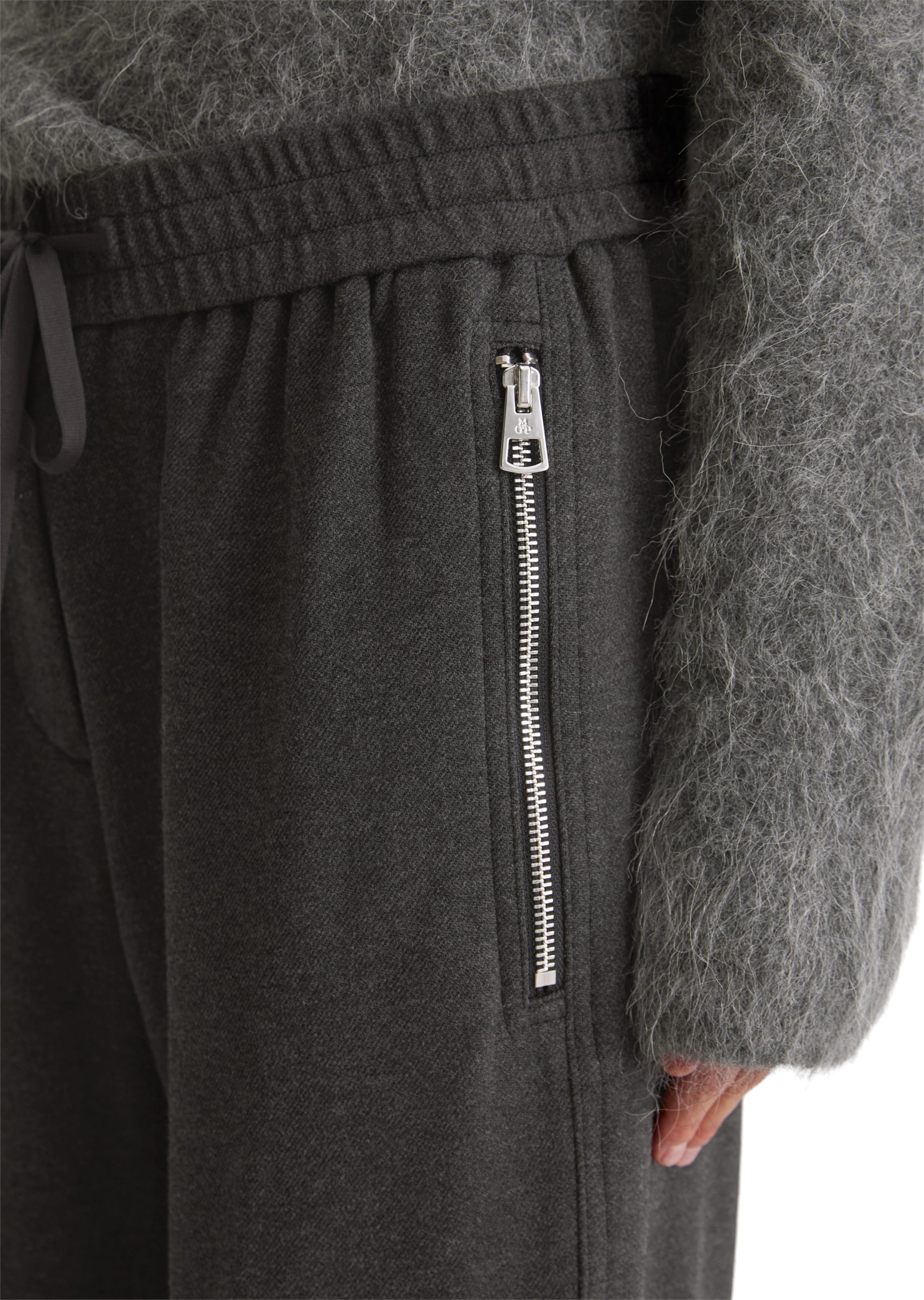 Marc O'Polo Voľný strih Nohavice - Sivá