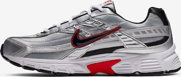 Nike Sportswear Низкие кроссовки 'Initiator' в Серебристый: спереди