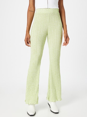 Monki Flared Trousers in Green: front