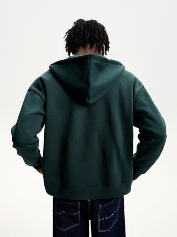 Bershka Sweatjacka i grön