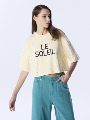Twist Shirt in Beige: front