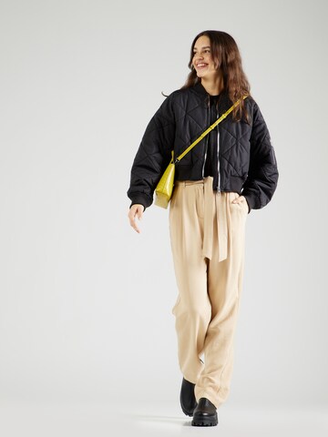 VERO MODA Loosefit Veckad byxa 'ELSA' i beige
