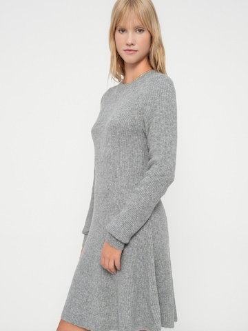 PIECES Kootud kleit 'PCRYDIA', värv hall