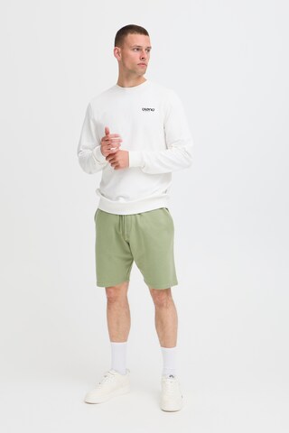 BLEND Regular Shorts in Grün