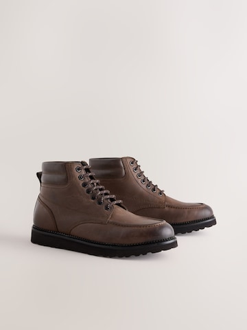 Boots stringati di Next in marrone