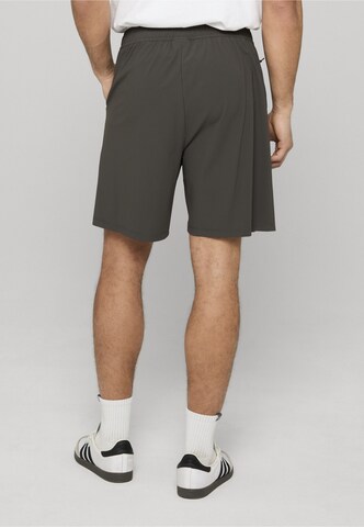HALO Loosefit Shorts 'Air' in Grau