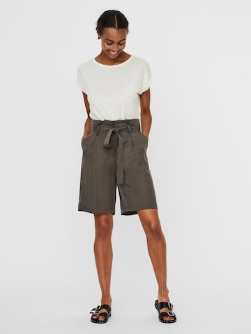 VERO MODA Loose fit Pleat-Front Pants 'Vivian Aneve' in Green