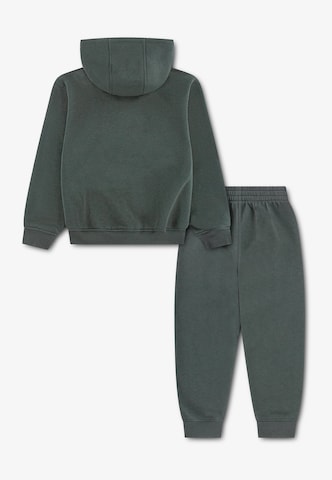 Nike Sportswear Träningsoverall 'CLUB' i grön