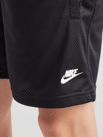 Nike Sportswear Regular Byxa i svart