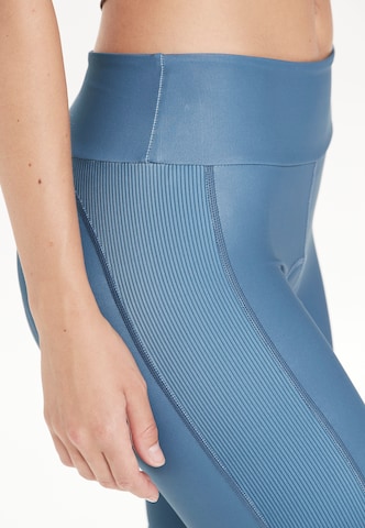 ENDURANCE Skinny Sportshorts 'Mirabel' in Blau