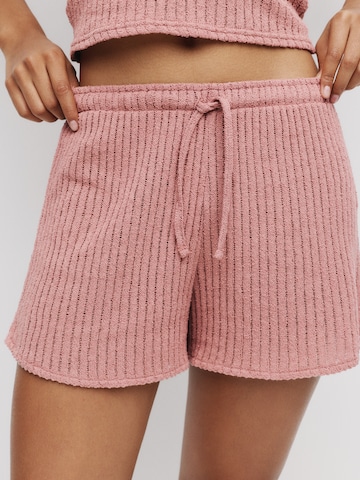 Pull&Bear Szabványos Nadrág - rózsaszín