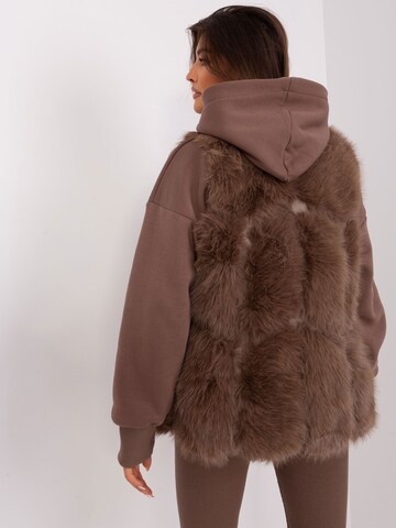 Madnezz House Weste 'KZ-2375.00P' in Braun