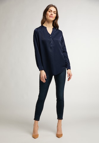 Usha Tuniek in Blauw