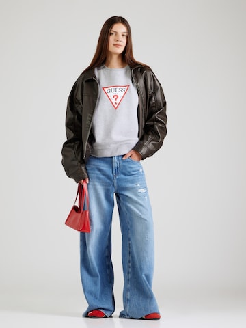 GUESS JEANS Tréning póló 'ICONIC' - szürke