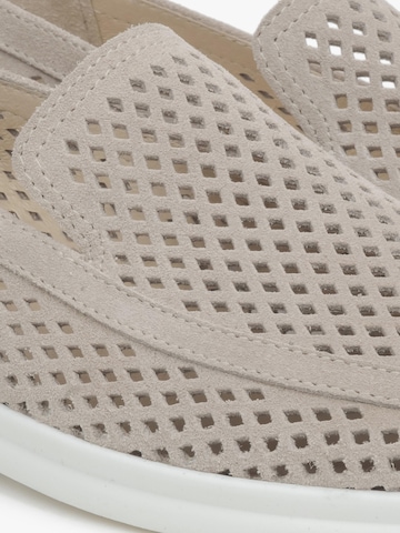 Estro Moccasins in Beige