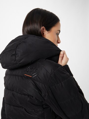 Superdry Jacke in Schwarz