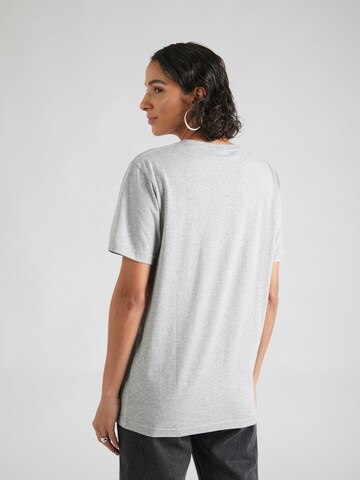 MAKIA T-Shirt in Grau