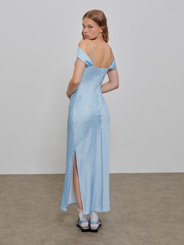 florence by mills exclusive for ABOUT YOU Estélyi ruhák 'Generosity' - kék