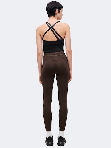 Reebok Skinny Spodnie sportowe w kolorze brązowy