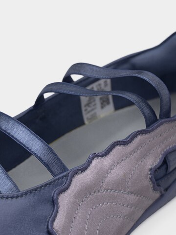 PUMA Низкие кроссовки 'Speedcat Venus' в Синий