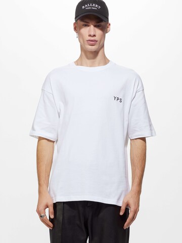 Young Poets Shirt 'Blurry Yoricko' in White: front