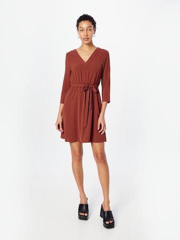 Robe 'Pauline' ABOUT YOU en marron : devant