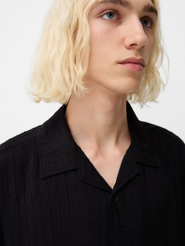 Coupe regular Chemise Bershka en noir