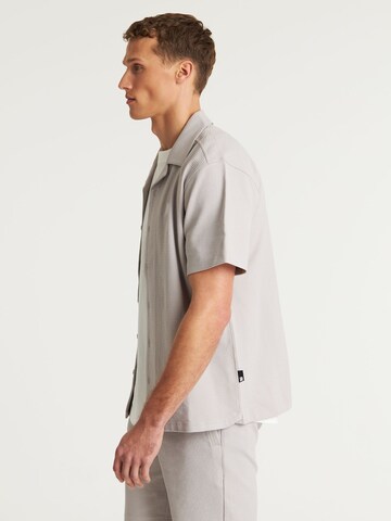 CHASIN' Regular fit Button Up Shirt 'Doby Structure' in Beige