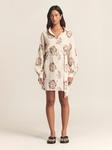 St MRLO Kleid 'Bligh' in Beige: Vorderseite