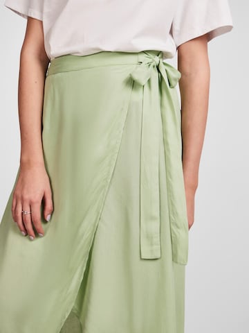 PIECES Skirt 'Tala' in Green