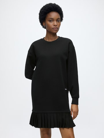 Rochie tricotat de la KARL LAGERFELD JEANS pe negru