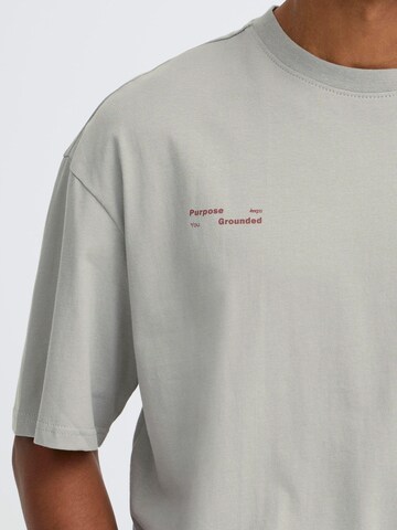 BLEND Rundhalsshirt ' BHKodey ' mit Backprint in Grau