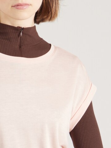 Maglietta di ARMEDANGELS in rosa