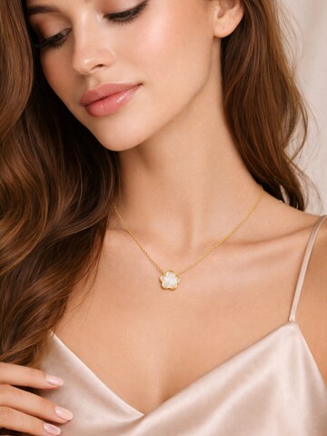 Pure Schmuck Necklace 'Clover Perlmutt' in Gold: front