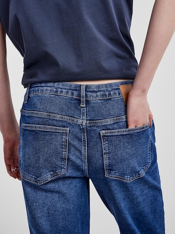 PIECES Regular Jeans 'KESIA' in Blue