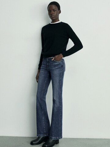 MANGO Bootcut Jeansy w kolorze niebieski