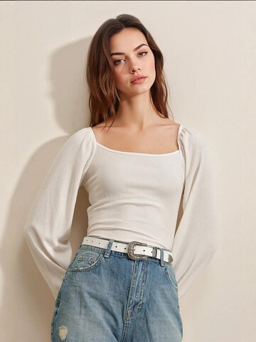 Bigdart - Blusa em branco