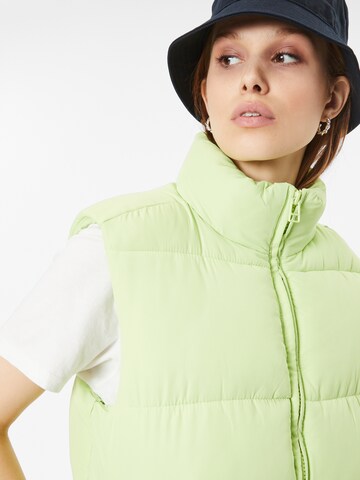 Monki Bodywarmer in Groen