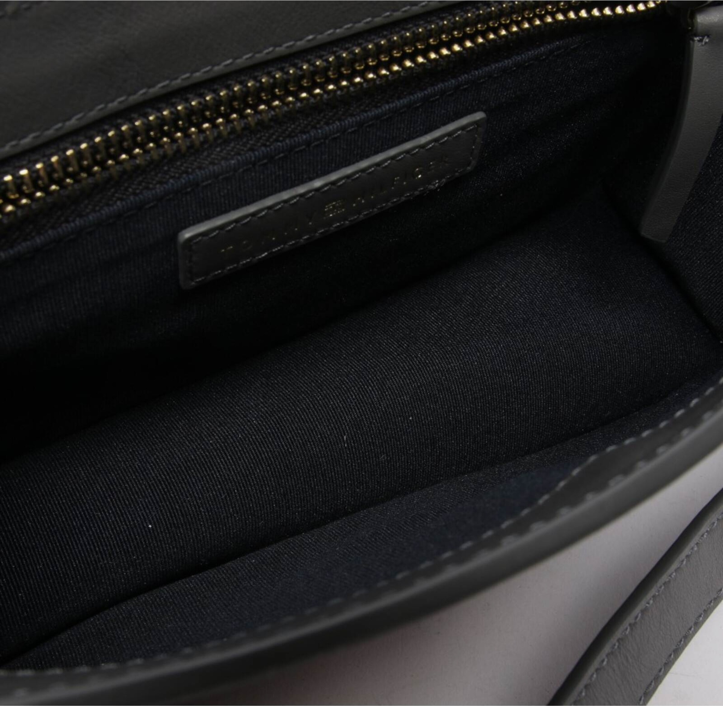 TOMMY HILFIGER Schultertasche / Umhängetasche One Size in Grau  