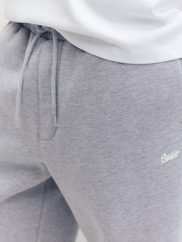Pull&Bear Tapered Trousers in Grey
